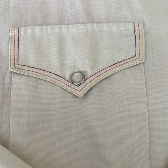 Guess large tan button down with red embroidered details on sides and back - Picture 3 of 5